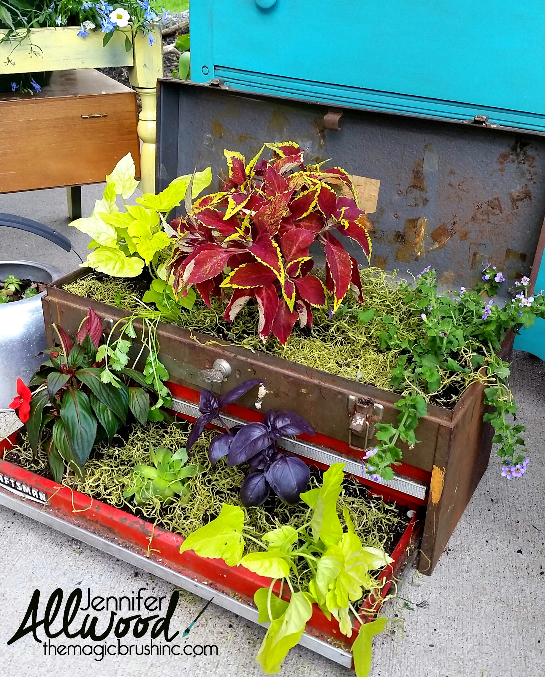 10 Creative Container Ideas For People Who Love The Container
