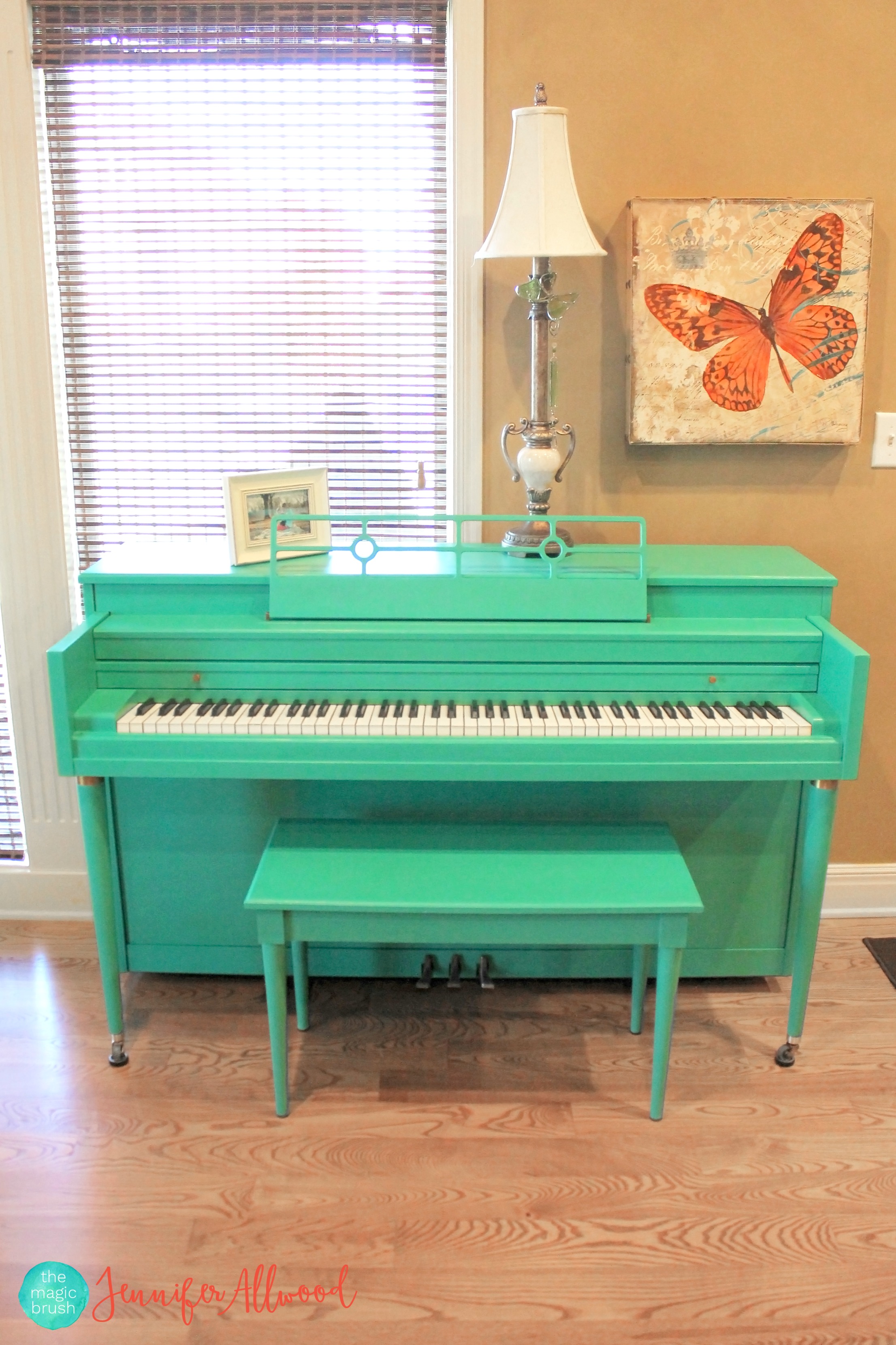 How to make a painted piano with chalktype paint Magic Brush